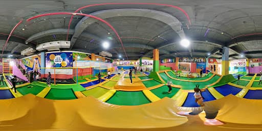 SkyJumper Trampoline Park - Chandigarh - Photo 2