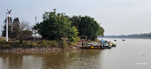 Sukhna Lake Chandigarh - Photo 4
