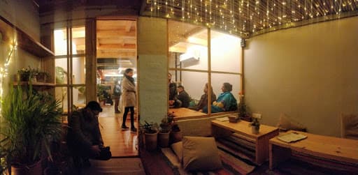 Books N Brew - Photo 14