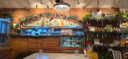 Diggin Cafe - Photo 2