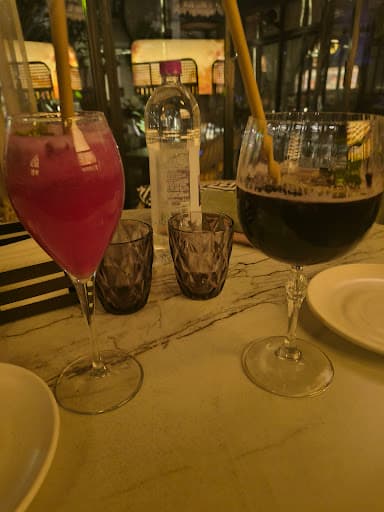 Aviary Cocktail Nest - Photo 4